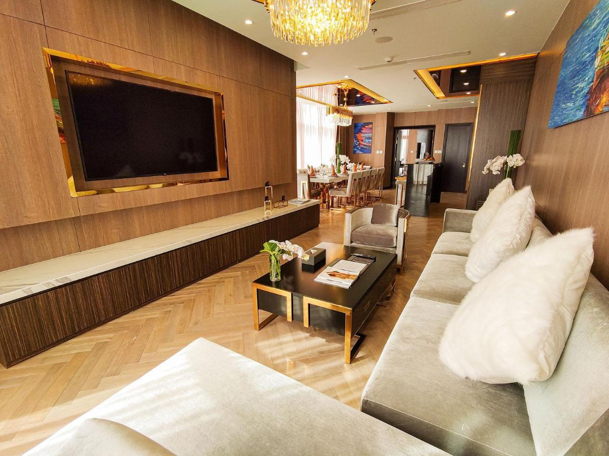 Diamond Stars Ben Tre Hotel מראה חיצוני תמונה The interior of the lounge